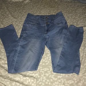 High Waisted Jeans